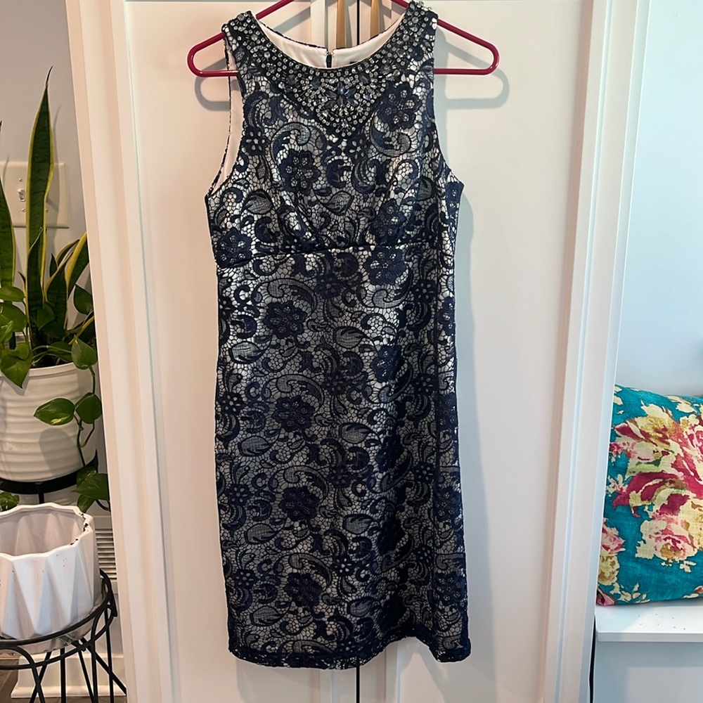 Like new Cachet Lace Cocktail Dress 8